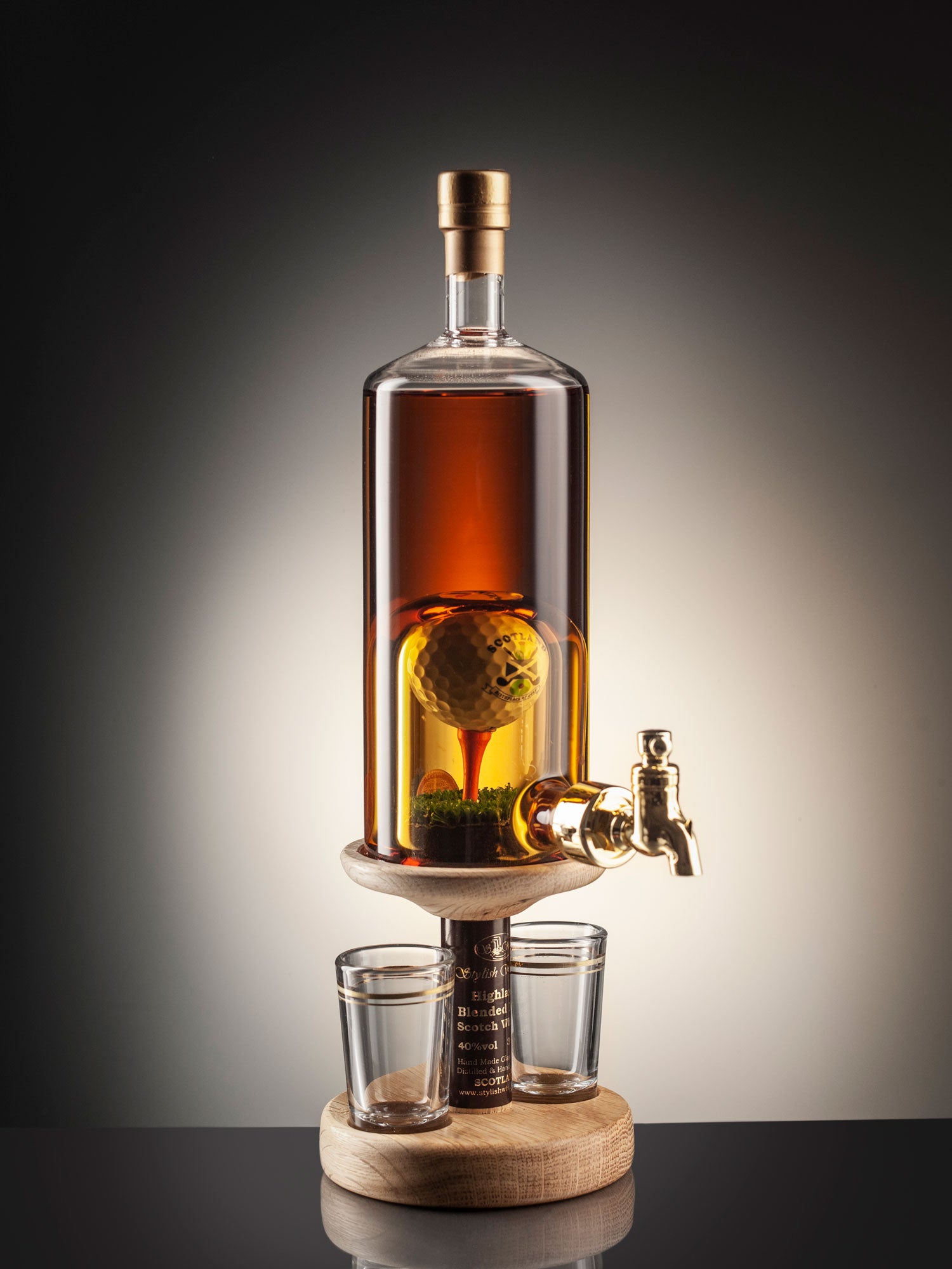 https://stylishwhisky.com/cdn/shop/products/golf-ball-on-tee-whisky-decanter.jpg?v=1616754686